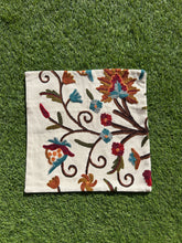 16 in x 16 in Crewel Cushion Covers Flower (White)