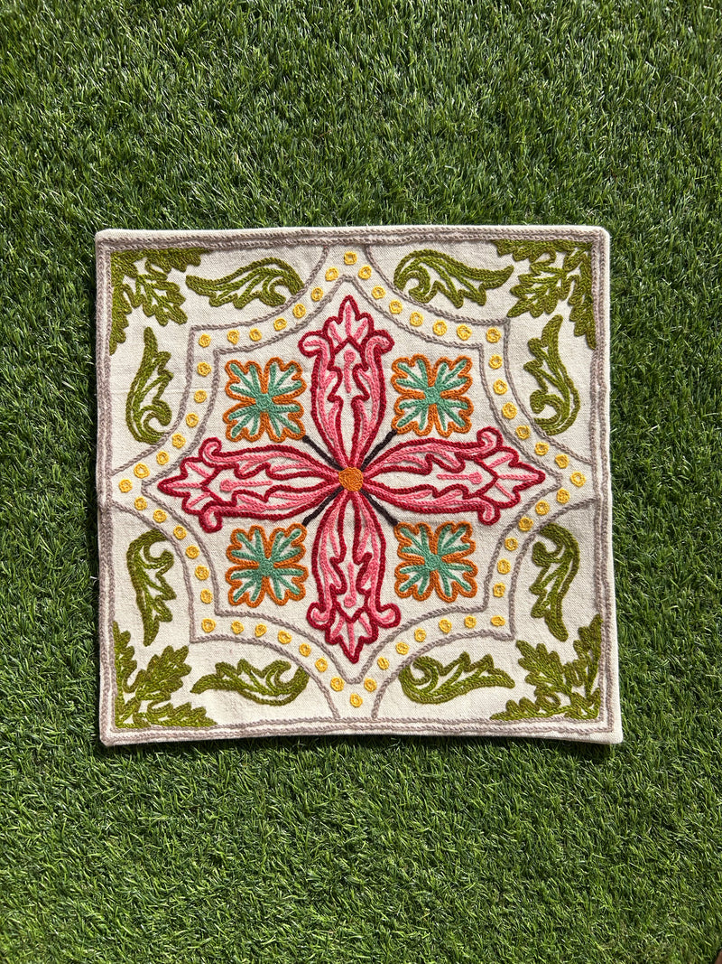 16 in x 16 in Crewel Cushion Covers Flower (White)