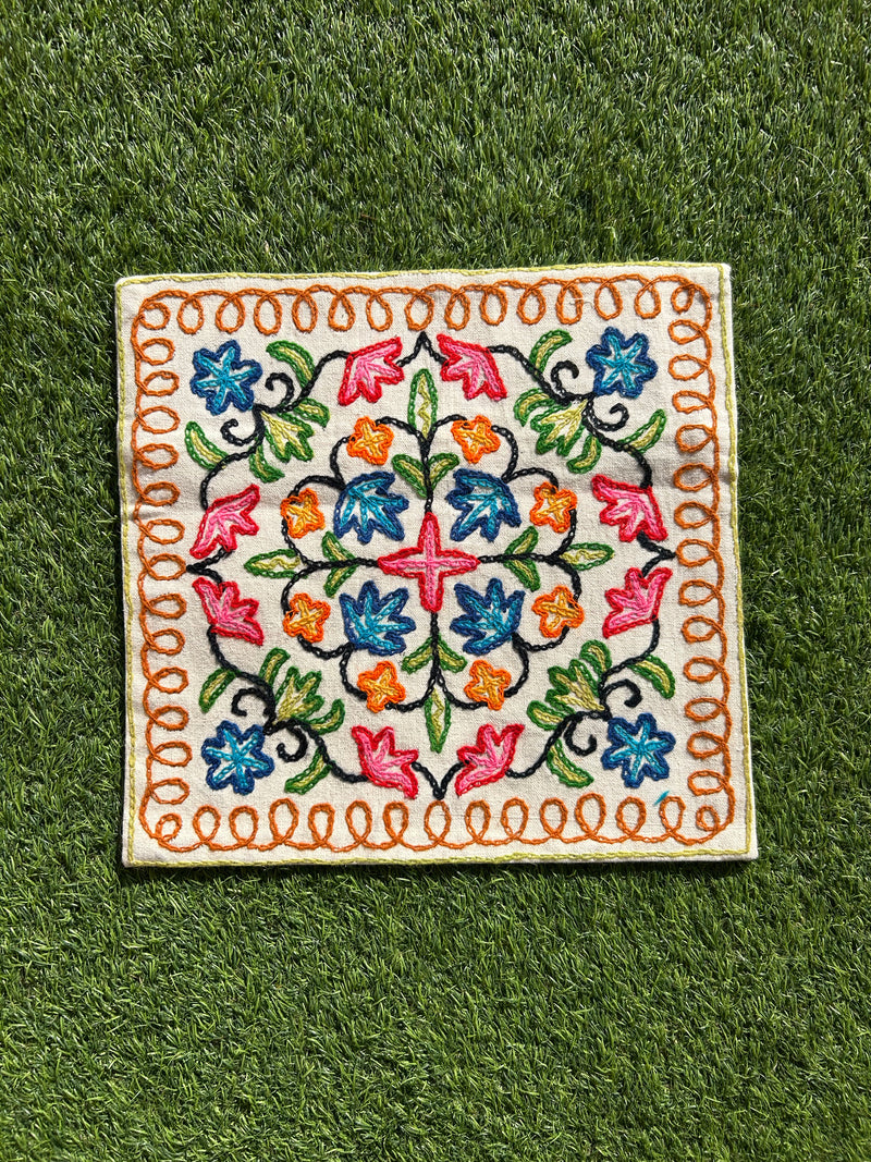16 in x 16 in Crewel Cushion Covers Flower (White)
